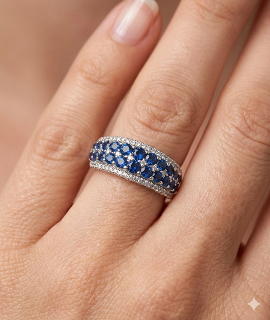 Anello Veretta Donna in Oro 18 Carati con Diamanti e Zaffiri.
