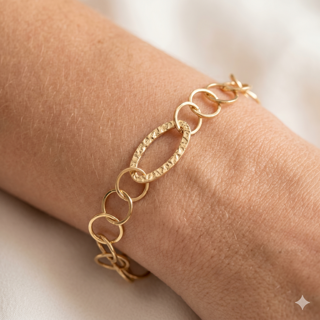 Bracciale a Catena in Oro Giallo 18 Carati di 2.2 Grammi.