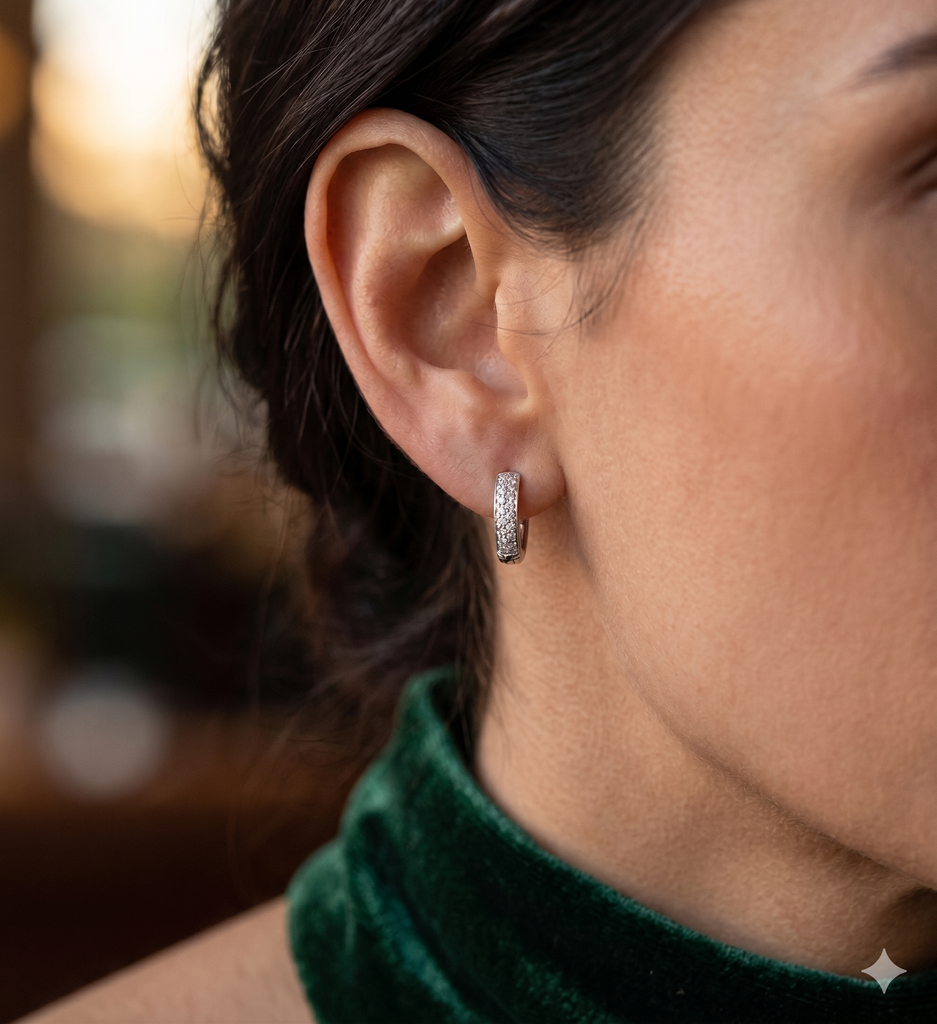 Orecchini Donna Cerchio in Oro 18 Carati con Diamanti.