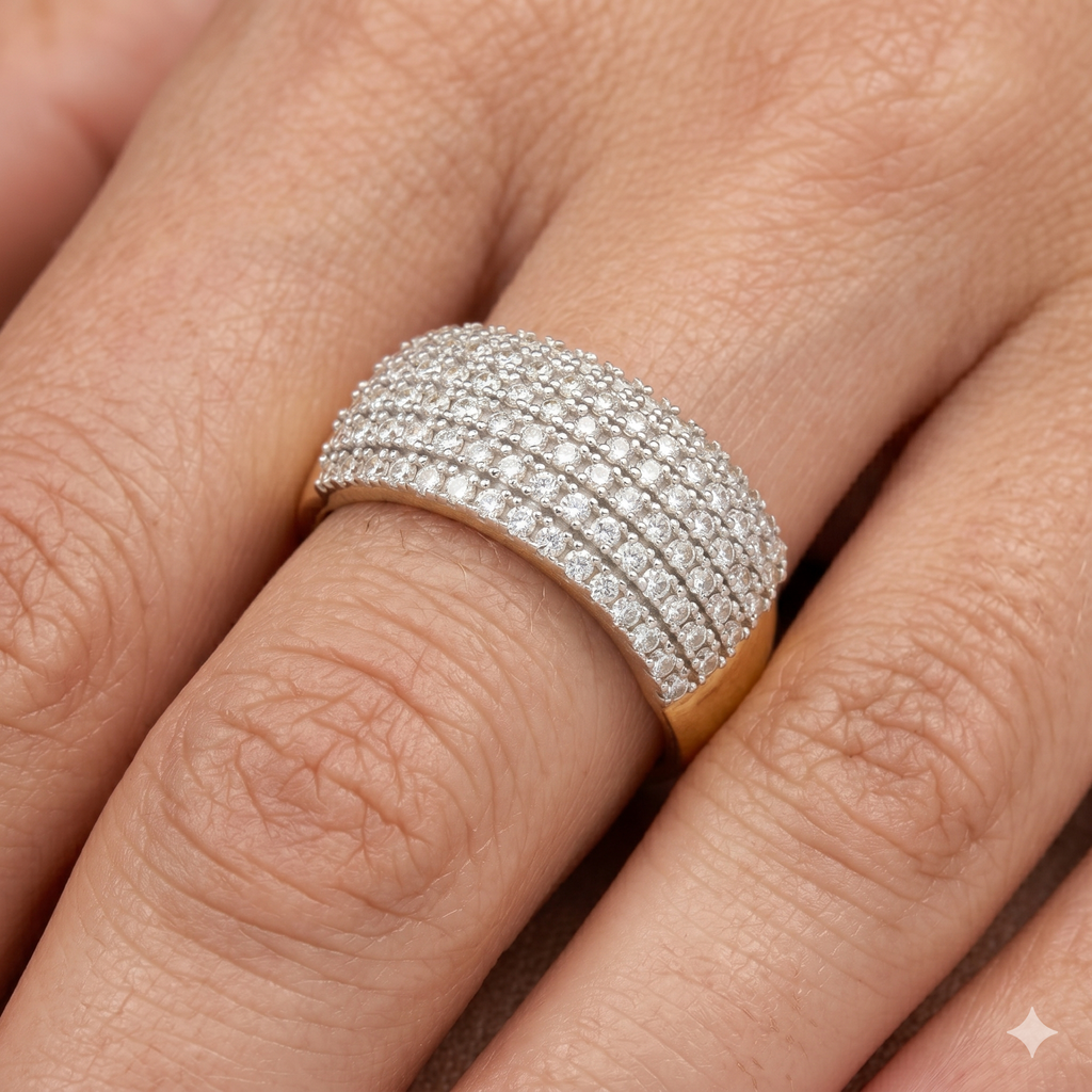 Anello Donna in oro 18 Carati modello Fascione di 4 Grammi con Zirconi.
