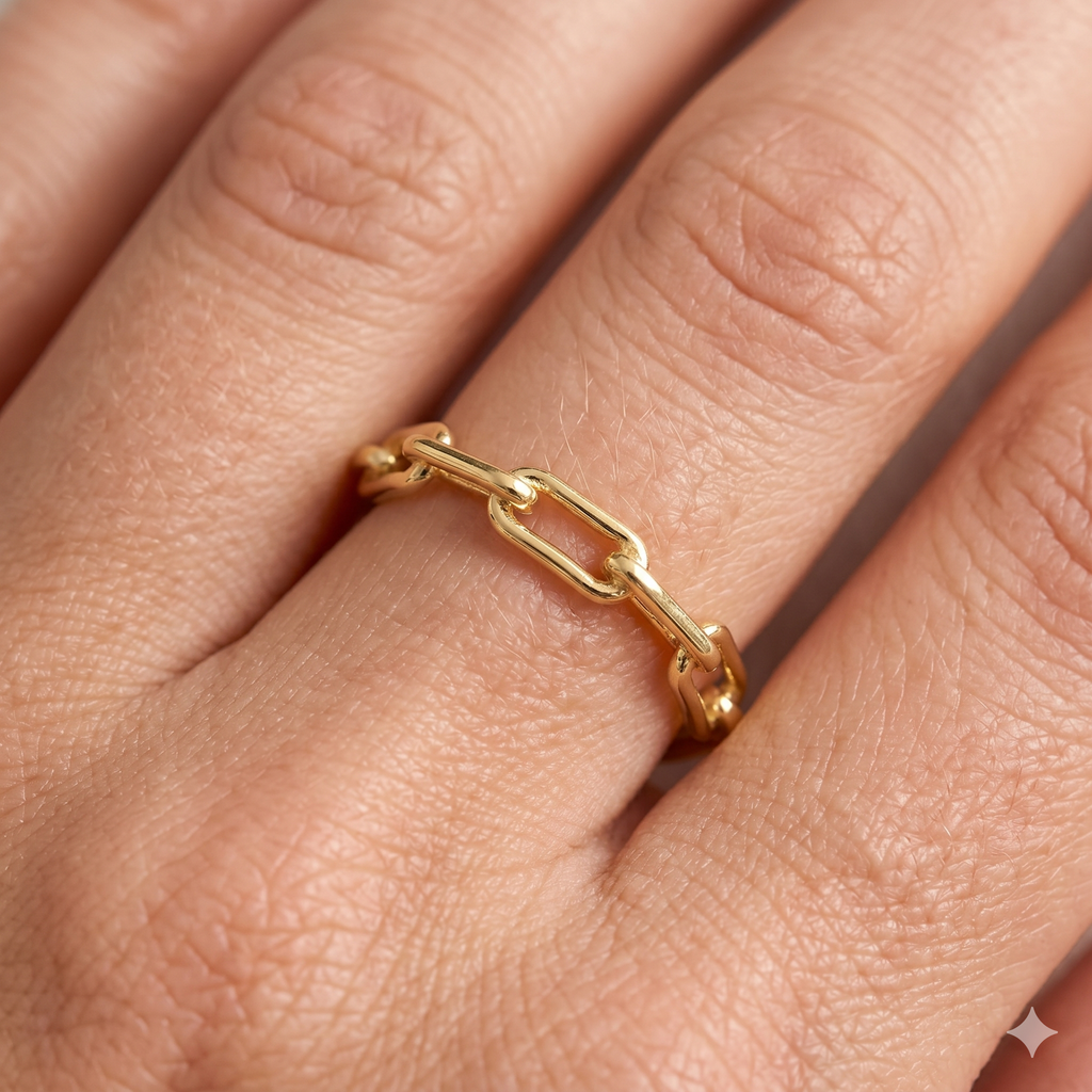 Anello Donna in oro 18 Carati modello catena di 2.50 Grammi.